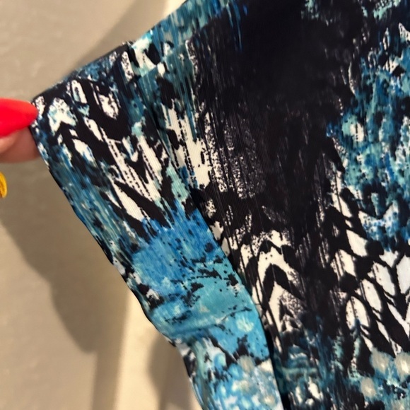 NWOT Cocomo Collared Floral Design Blouse with Cuffed Short Sleeves - Picture 6 of 8